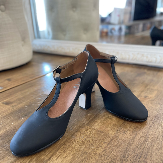 Character Shoes Studio Scene